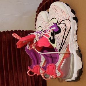 2 pairs Nike sneakers for price of 1